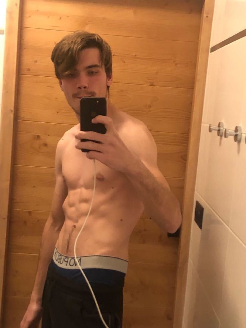 Lisandru - Gay male à Steinen Profil de Lisandru, 33 ans, Gay male à Steinen (Schwytz)