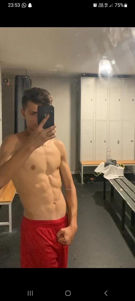 Profil de Kenni, 24 ans, Gay male à Fétigny (Fribourg)
