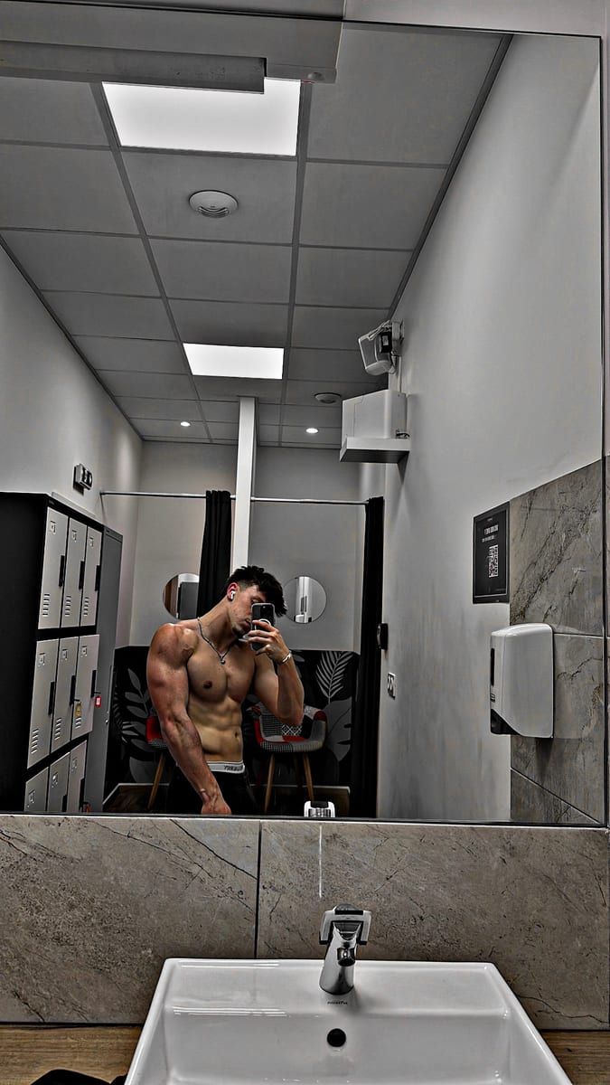 Profil de Ayad, 27 ans, Gay male à Flond (Grisons)