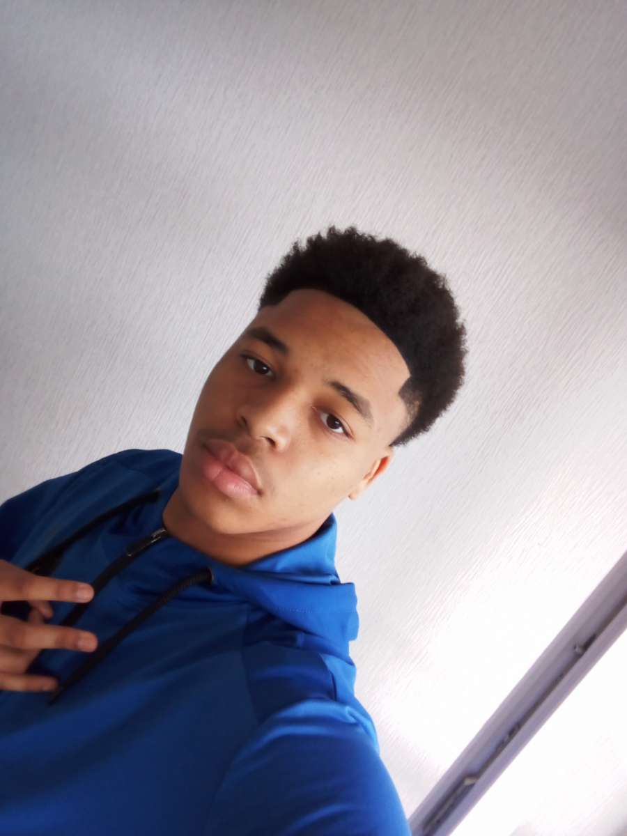 Profil de Kayvan, 22 ans, Gay male à Dotzigen (Berne)