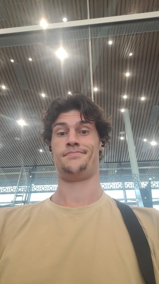 Profil de Djavan, 25 ans, Gay male à Wöschnau (Soleure)
