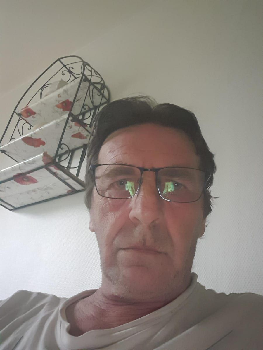 Profil de Luigi, 44 ans, Gay male à Roveredo GR (Grisons)