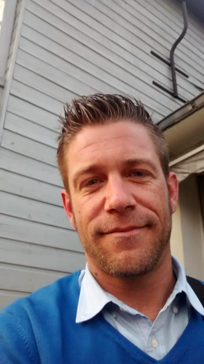 Profil de Rowann, 33 ans, Gay male à Cortébert (Berne)