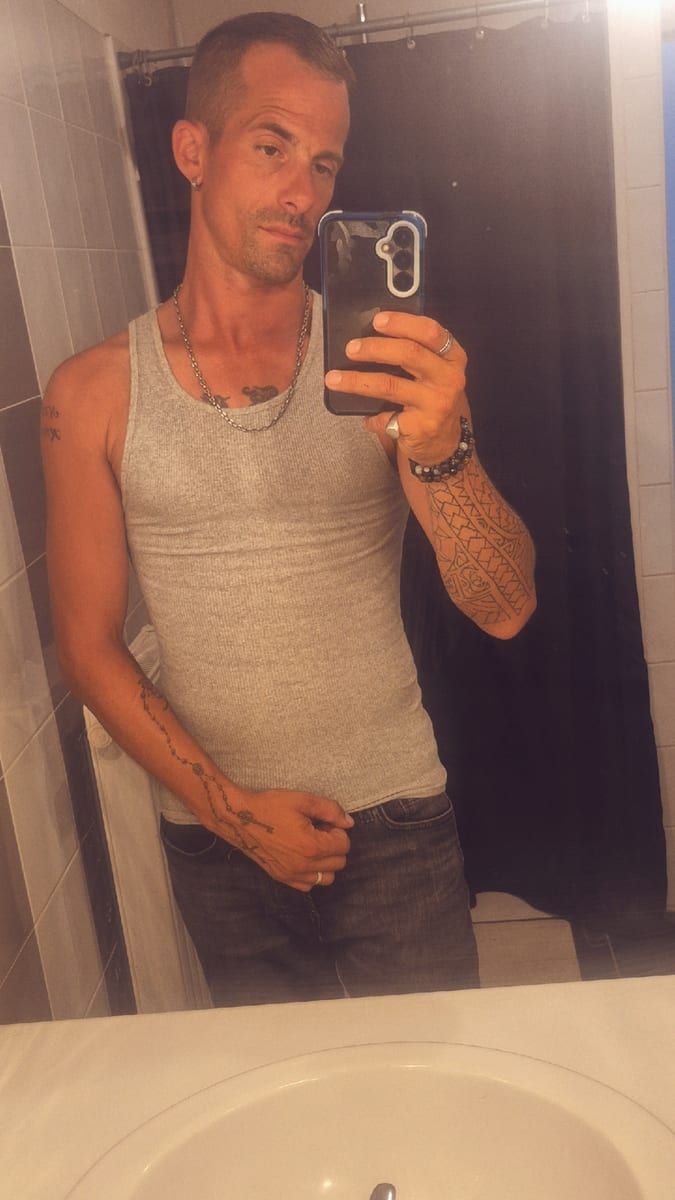 Profil de Kennedy, 45 ans, Gay male à Rabius (Grisons)