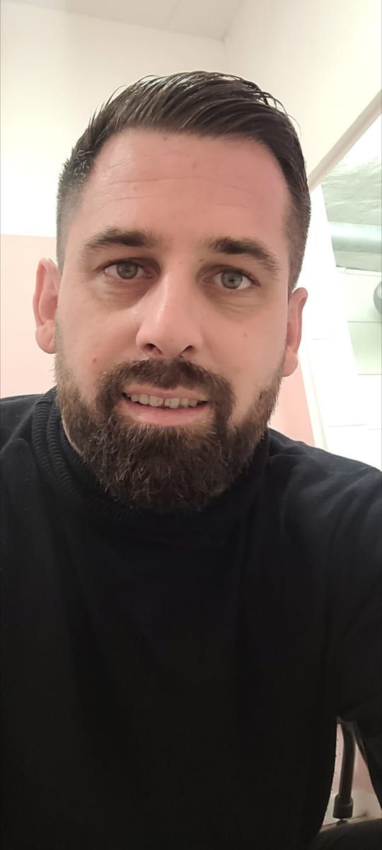 Profil de Abdel-majid, 28 ans, Gay male à Penthaz (Vaud)