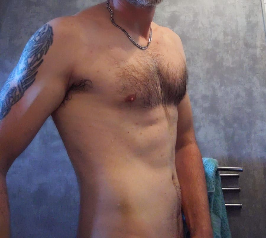 Profil de Abderezak, 24 ans, Gay male à Madulain (Grisons)