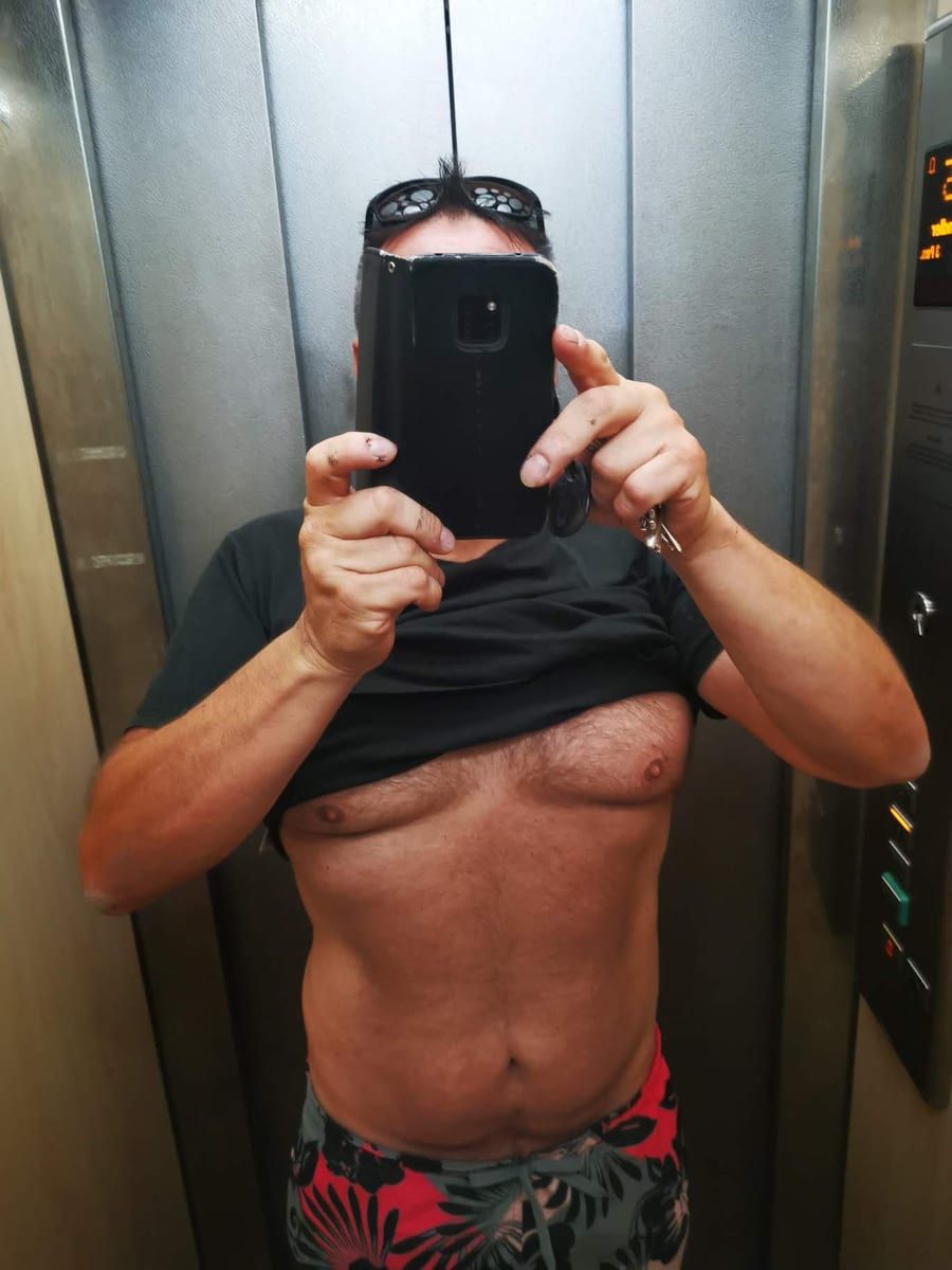Gwenvel - Gay male à Steinen Profil de Gwenvel, 29 ans, Gay male à Steinen (Schwytz)