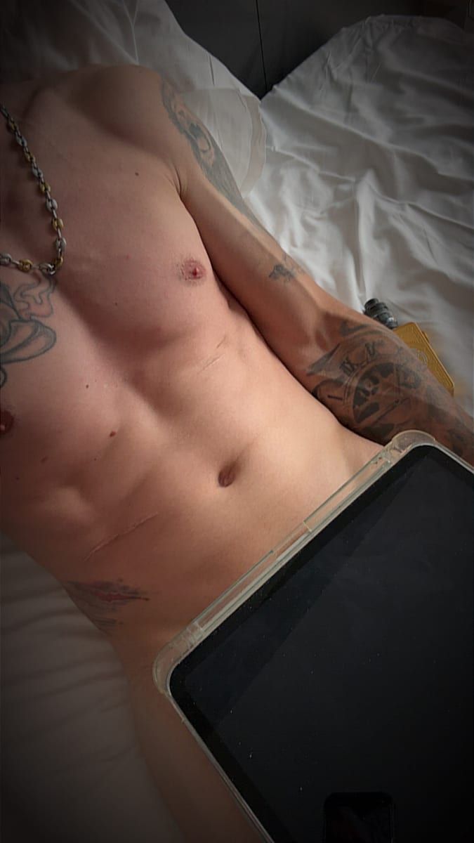 Profil de Mohsin, 22 ans, Gay male à Perrefitte (Berne)