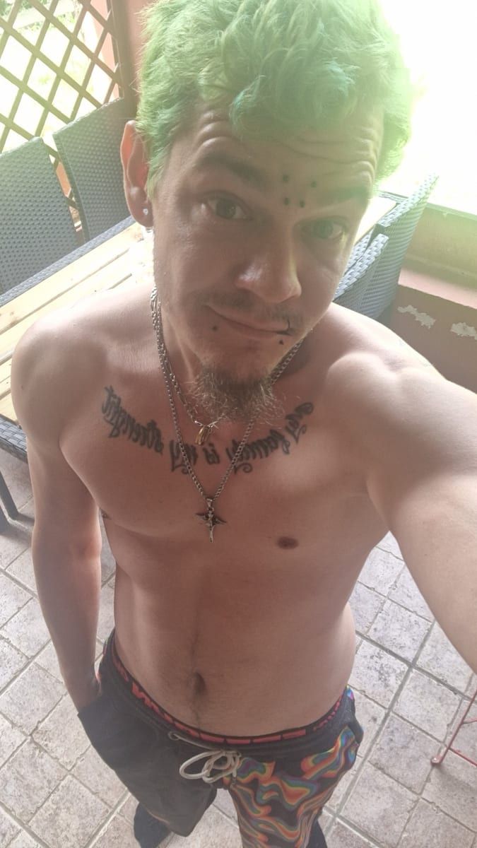 Profil de Syam, 27 ans, Gay male à Cuarny (Vaud)