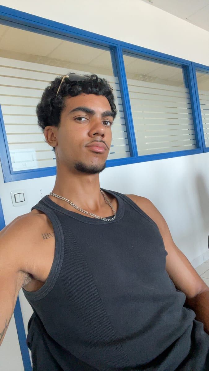 Profil de Kenly, 25 ans, Gay male à Zoug (Zoug)